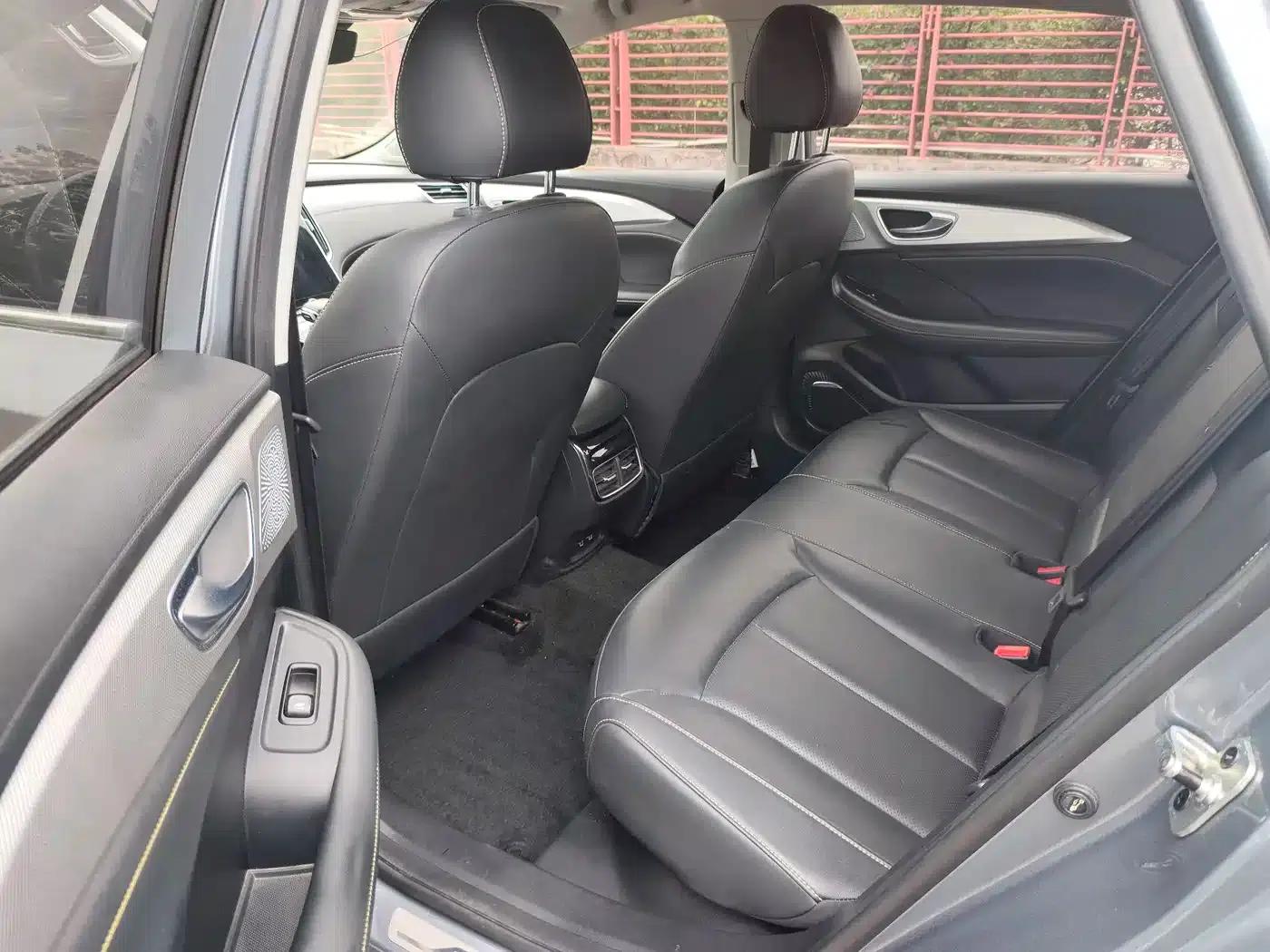 Roewe i6 MAX 2020 300TGI Automatic Cool and Intelligent Driving Edition — миниатюра 11