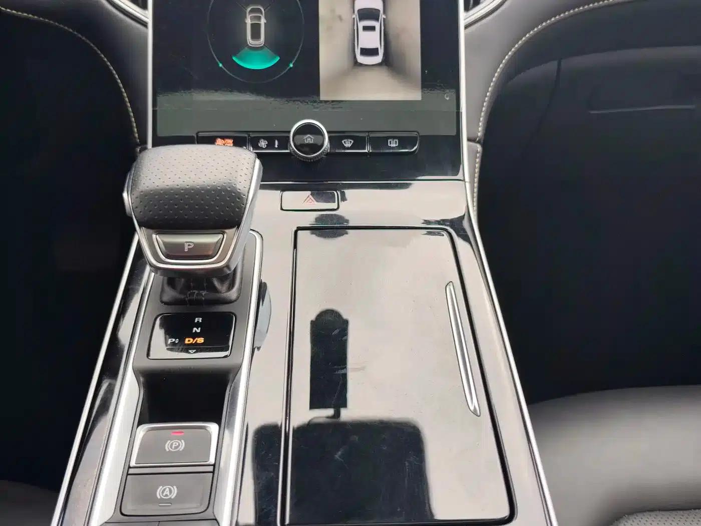 Roewe i6 MAX 2020 300TGI Automatic Cool and Intelligent Driving Edition — миниатюра 20