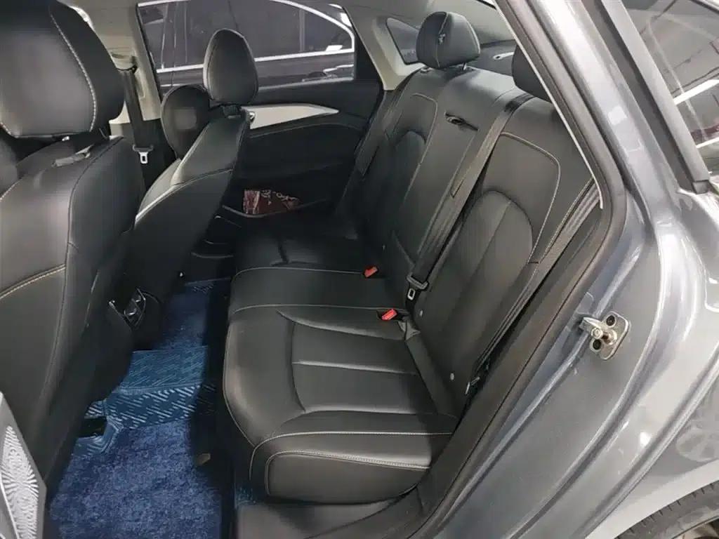 Roewe i6 MAX 2020 300TGI Automatic Cool and Intelligent Driving Edition — миниатюра 17