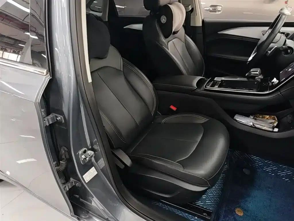 Roewe i6 MAX 2020 300TGI Automatic Cool and Intelligent Driving Edition — миниатюра 25