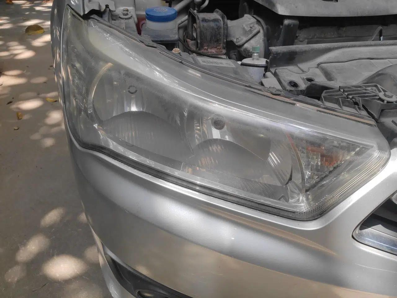 Citroen C-Quatre 2013 Sedan 1.6L Manual - Prestige Model — миниатюра 7