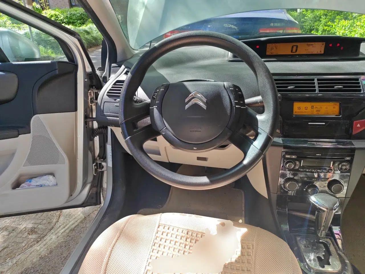 Citroen C-Quatre 2013 Sedan 1.6L Automatic Prestige Model — миниатюра 11