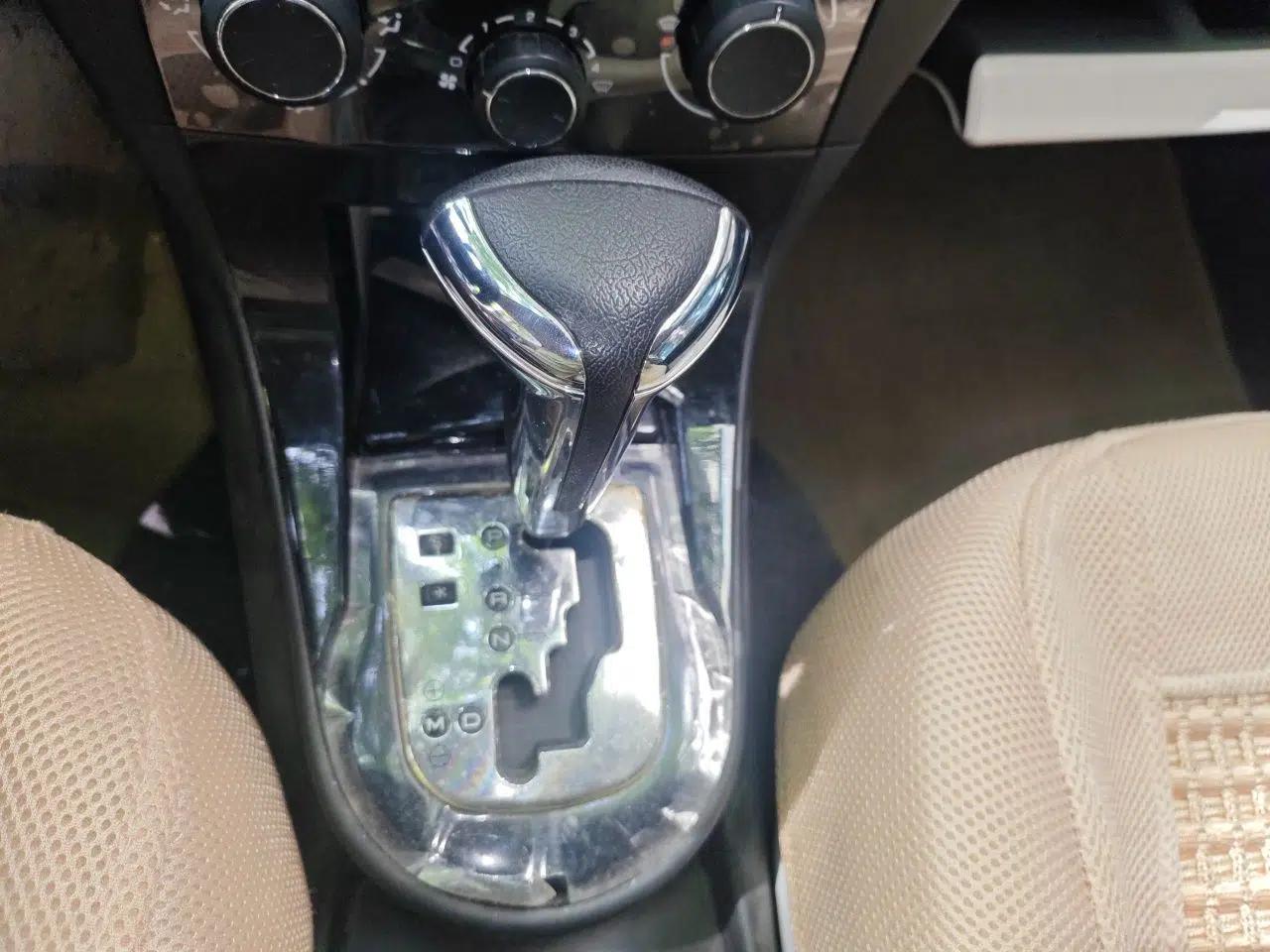 Citroen C-Quatre 2013 Sedan 1.6L Automatic Prestige Model — миниатюра 15