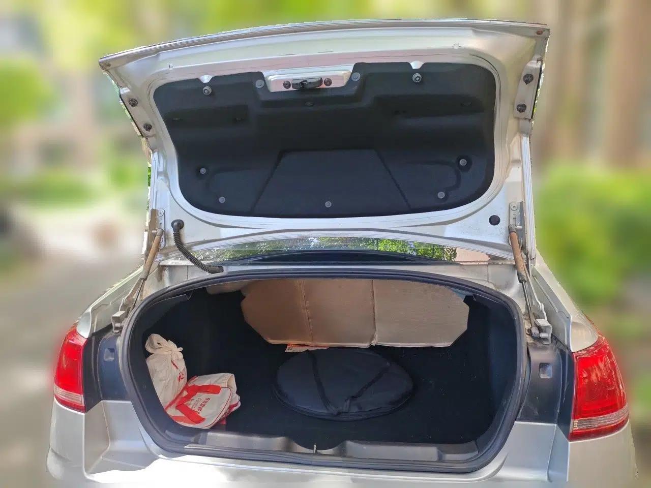 Citroen C-Quatre 2013 Sedan 1.6L Automatic Prestige Model — миниатюра 20