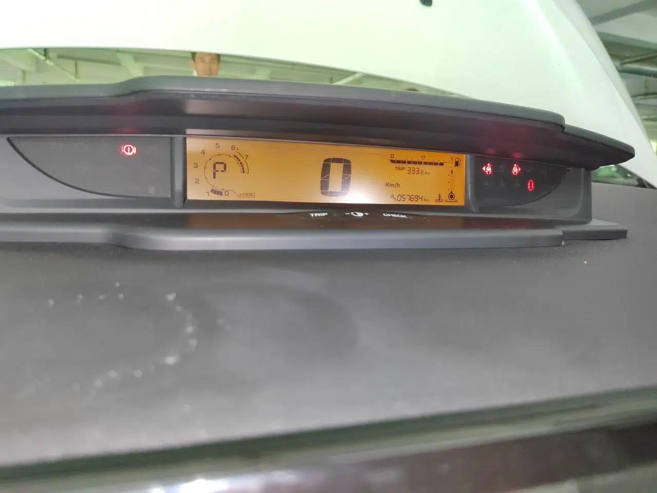 Citroen C-Quatre 2013 Sedan 1.6L Automatic Prestige Model — миниатюра 12