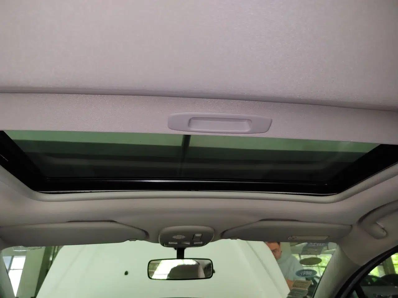 Citroen C-Quatre 2013 Sedan 1.6L Automatic Prestige Model — миниатюра 19