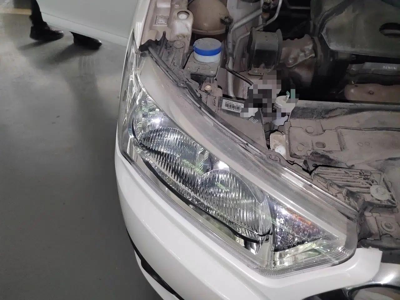 Citroen C-Quatre 2013 Sedan 1.6L Automatic Prestige Model — миниатюра 7