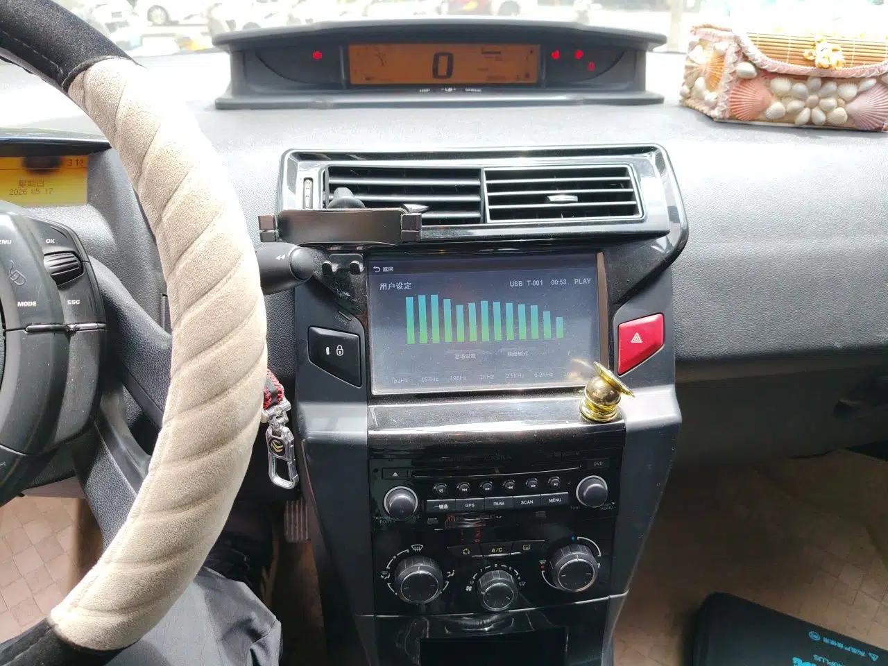 Citroen C-Quatre 2013 Sedan 1.6L Manual - Prestige Model — миниатюра 14