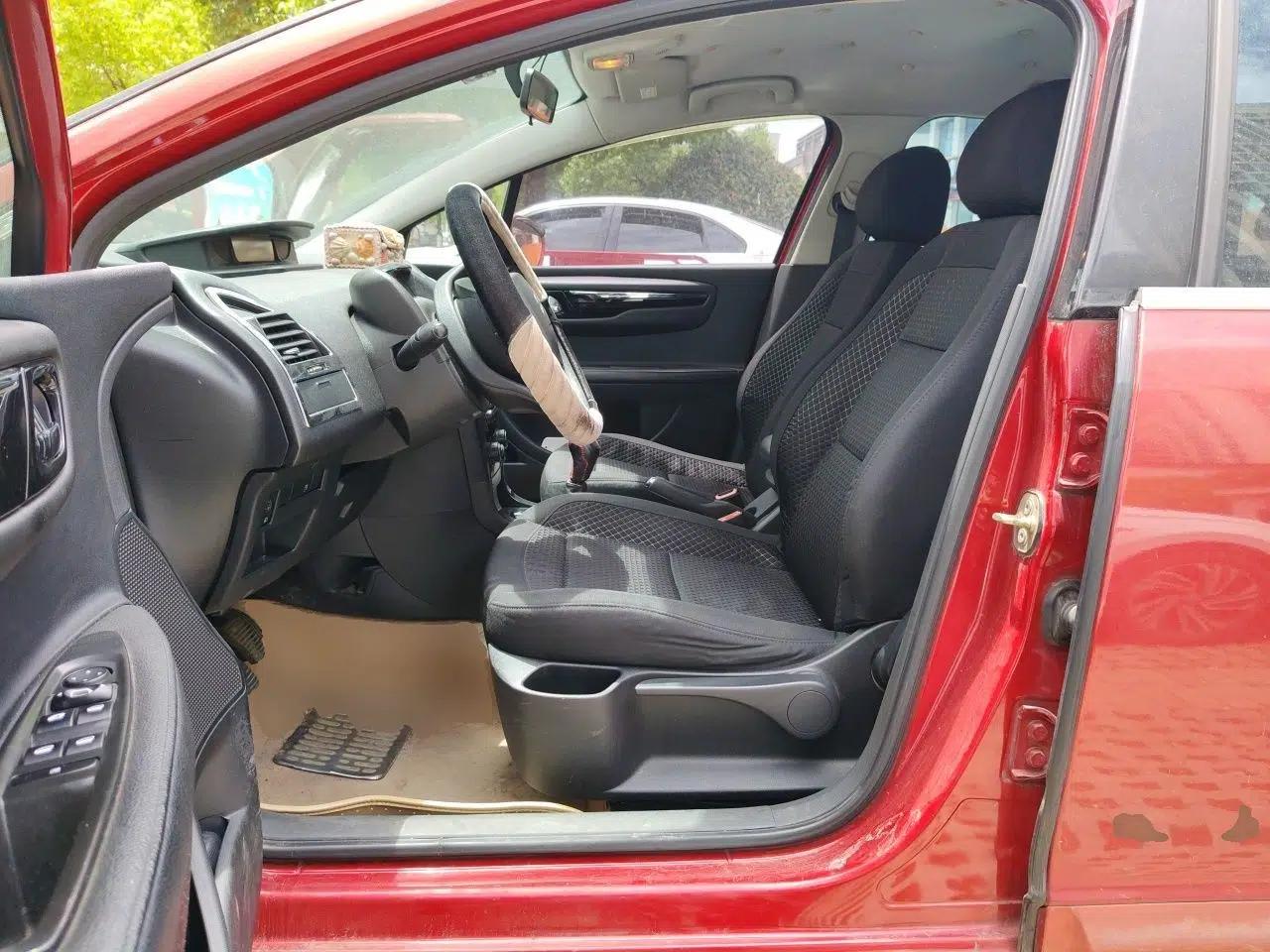 Citroen C-Quatre 2013 Sedan 1.6L Manual - Prestige Model — миниатюра 16
