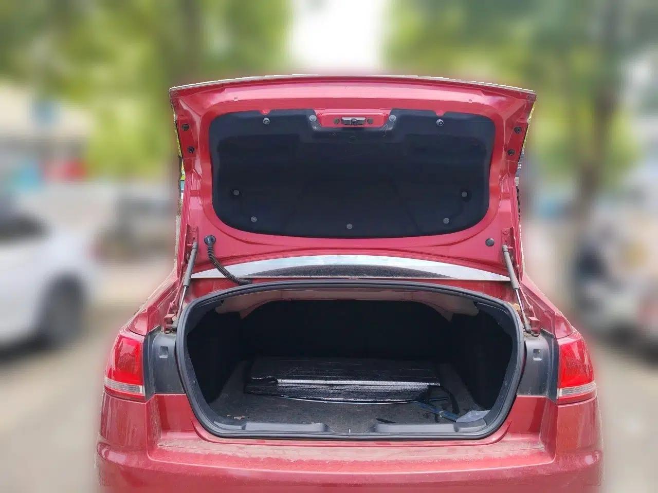 Citroen C-Quatre 2013 Sedan 1.6L Manual - Prestige Model — миниатюра 20