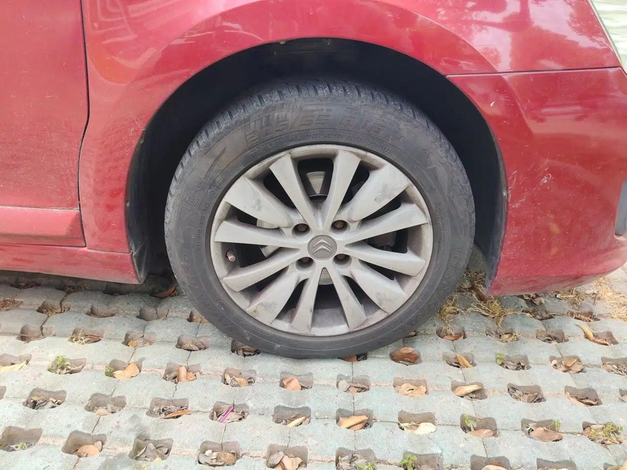 Citroen C-Quatre 2013 Sedan 1.6L Manual - Prestige Model — миниатюра 8