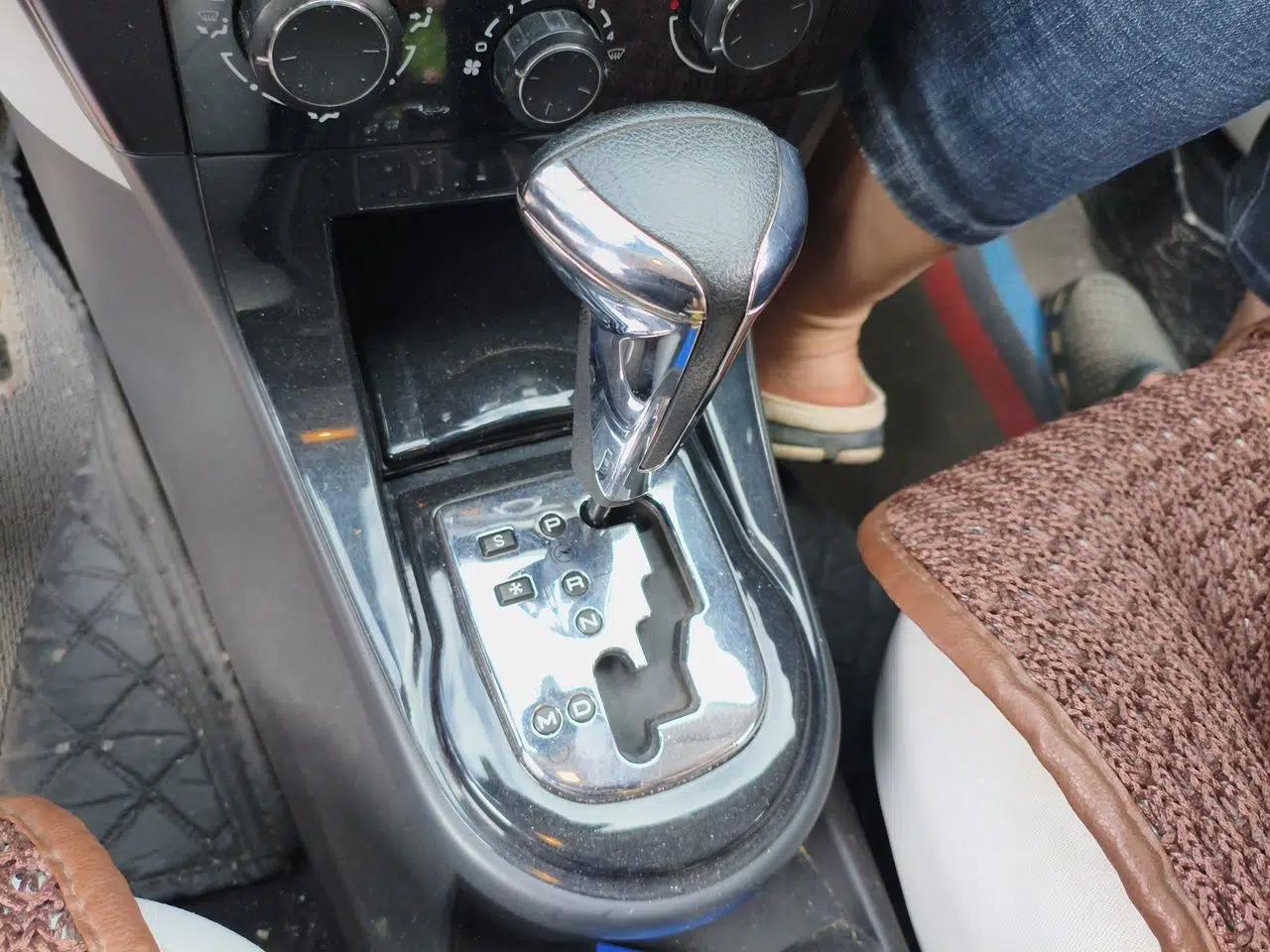 Citroen C-Quatre 2013 Sedan 1.6L Automatic Prestige Model — миниатюра 15