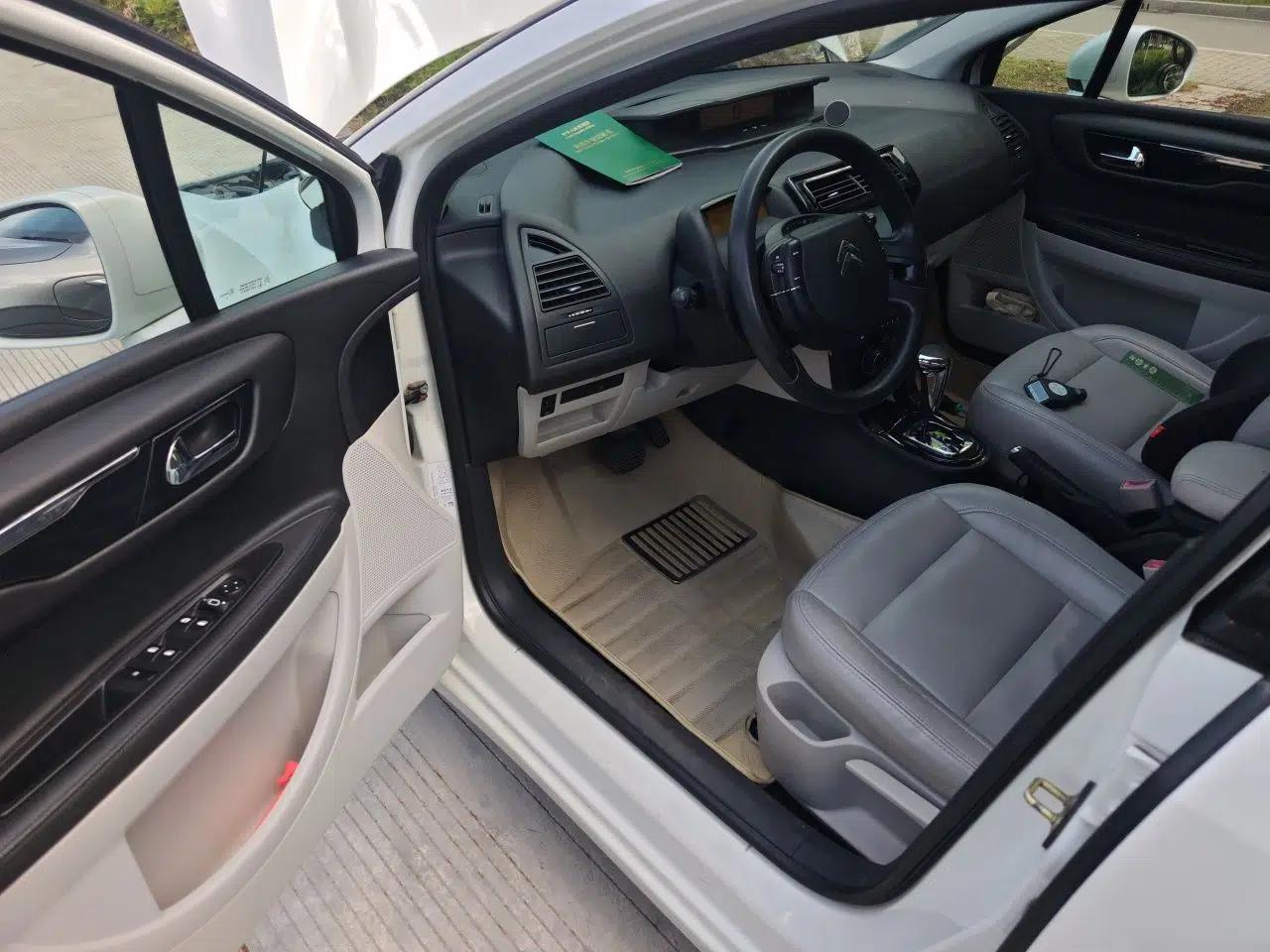 Citroen C-Quatre 2013 Sedan 1.6L Automatic Prestige Model — миниатюра 17