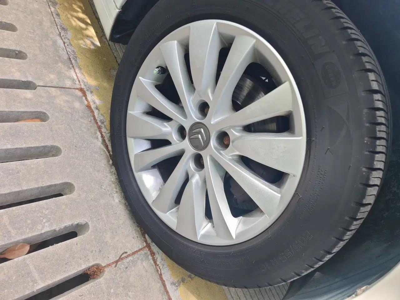 Citroen C-Quatre 2013 Sedan 1.6L Automatic Prestige Model — миниатюра 8