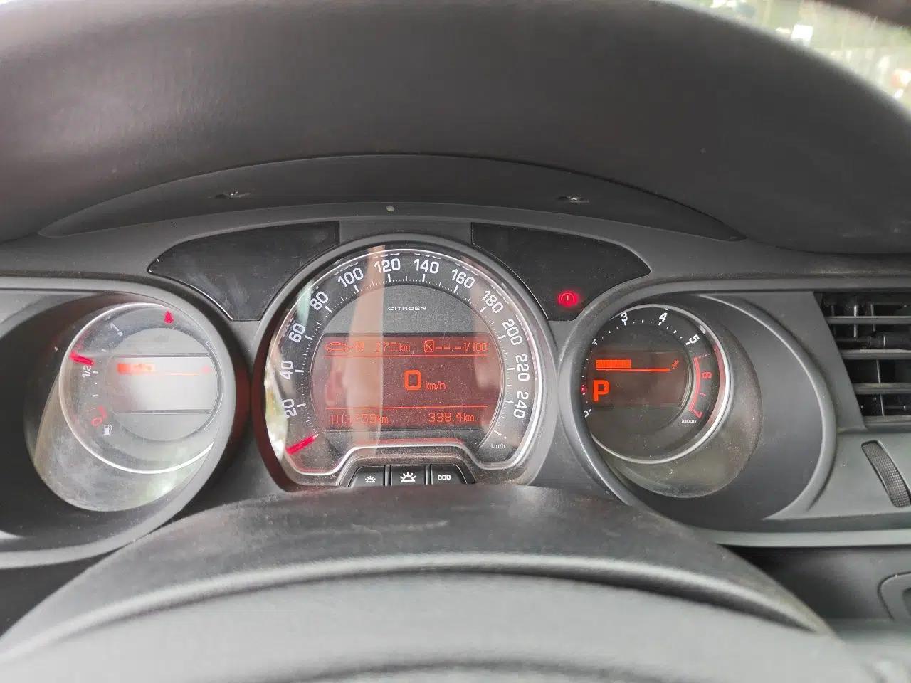 Citroen C5 2013 2.0L Automatic Luxury Model — миниатюра 12