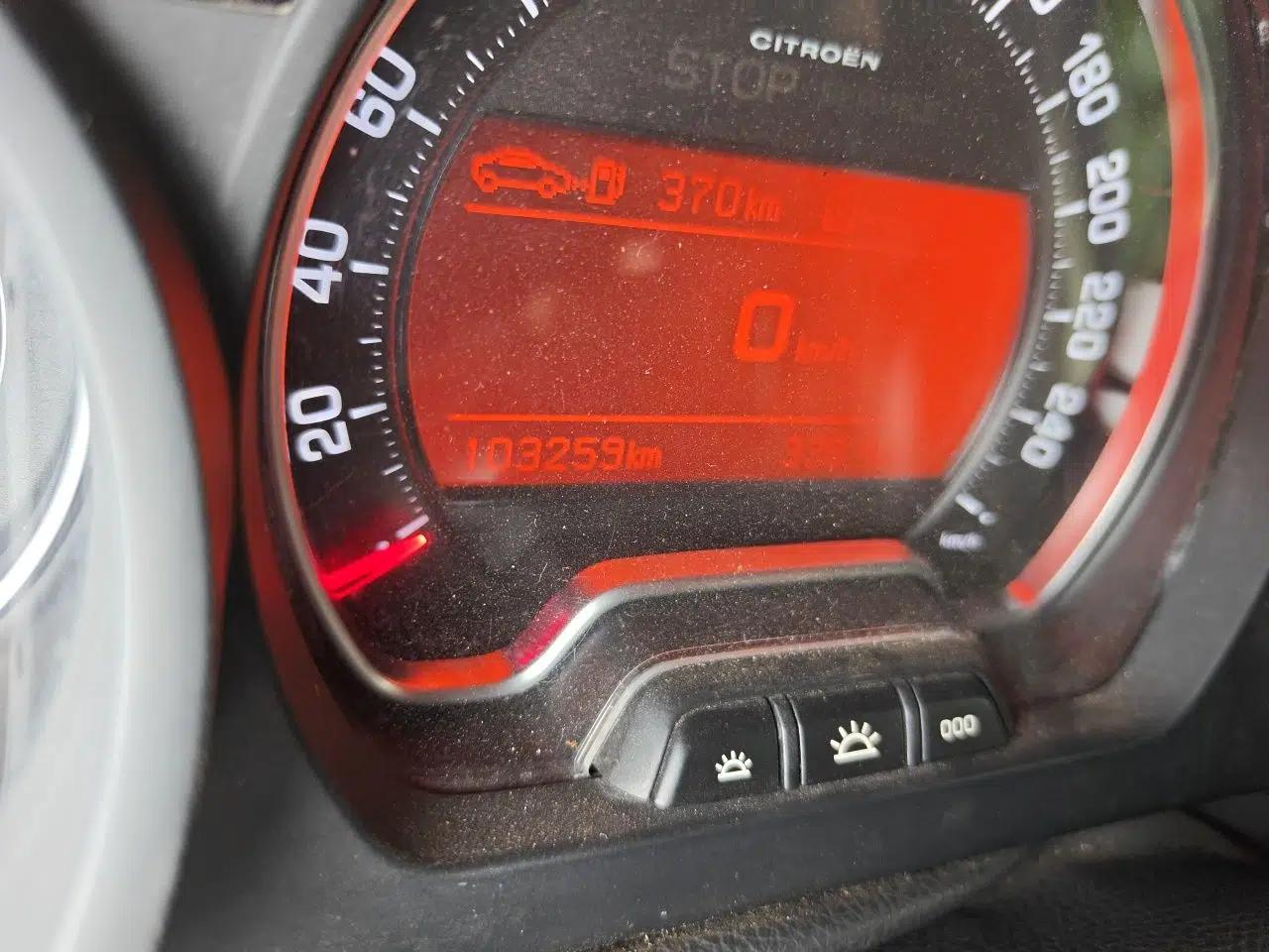 Citroen C5 2013 2.0L Automatic Luxury Model — миниатюра 13