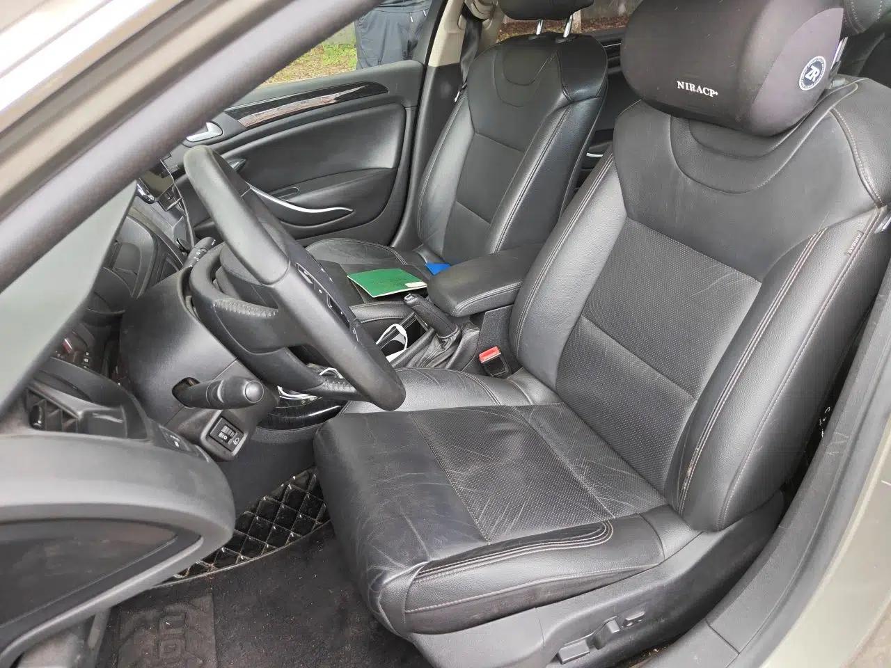 Citroen C5 2013 2.0L Automatic Luxury Model — миниатюра 16