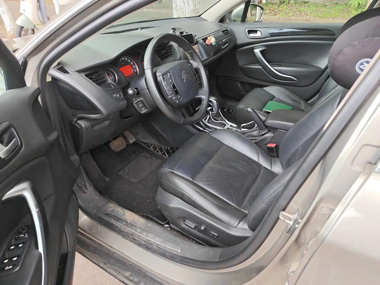 Citroen C5 2013 2.0L Automatic Luxury Model — миниатюра 17