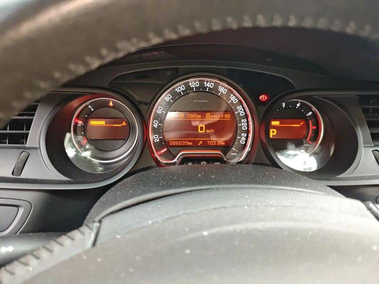 Citroen C5 2012 2.0L Automatic Luxury Edition — миниатюра 13
