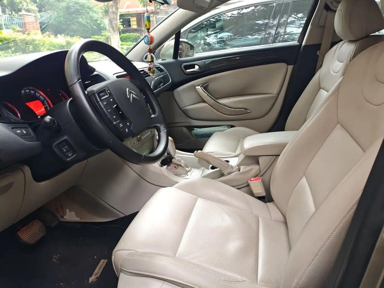 Citroen C5 2012 2.0L Automatic Luxury Edition — миниатюра 16