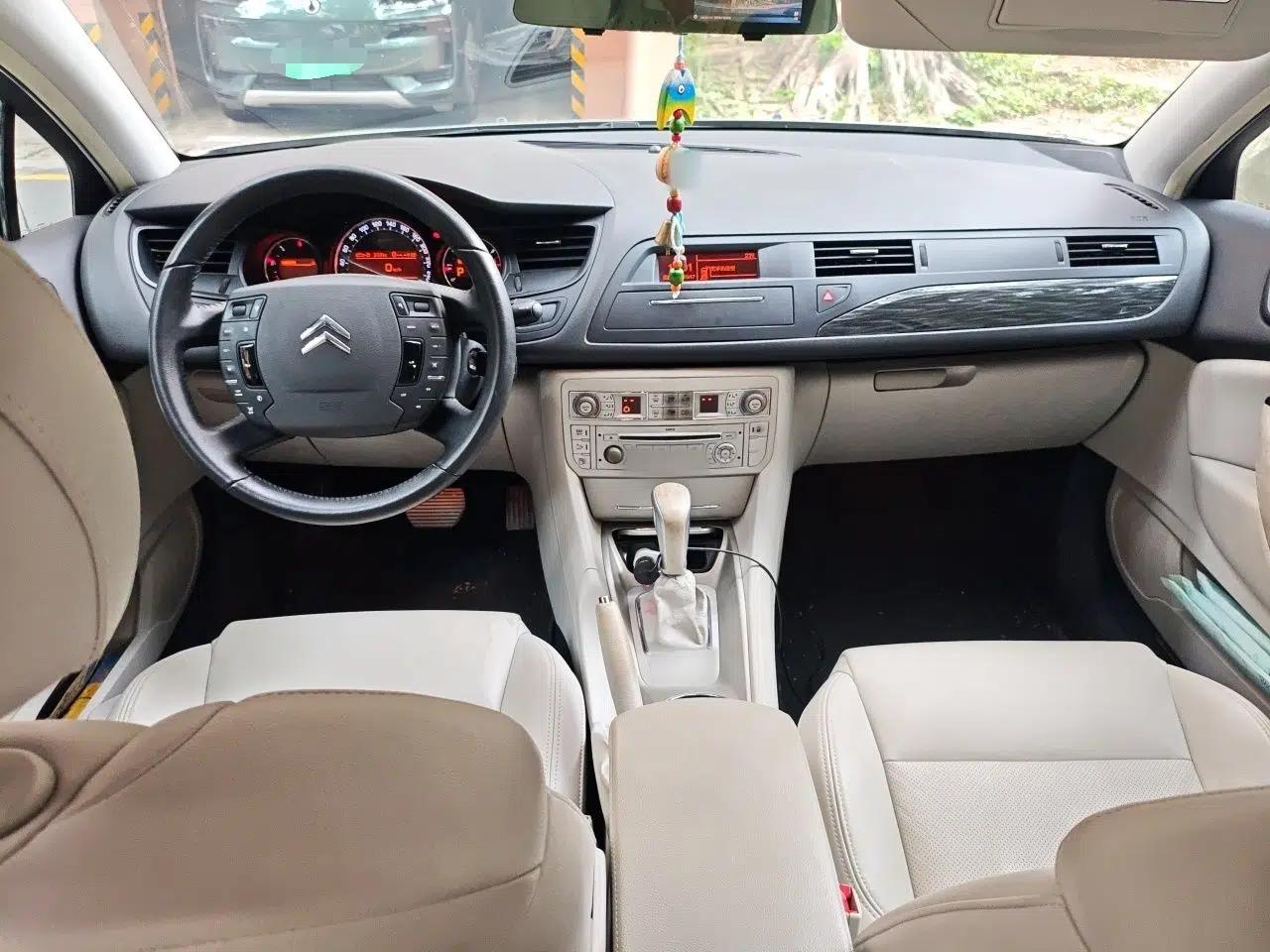Citroen C5 2012 2.0L Automatic Luxury Edition — миниатюра 10