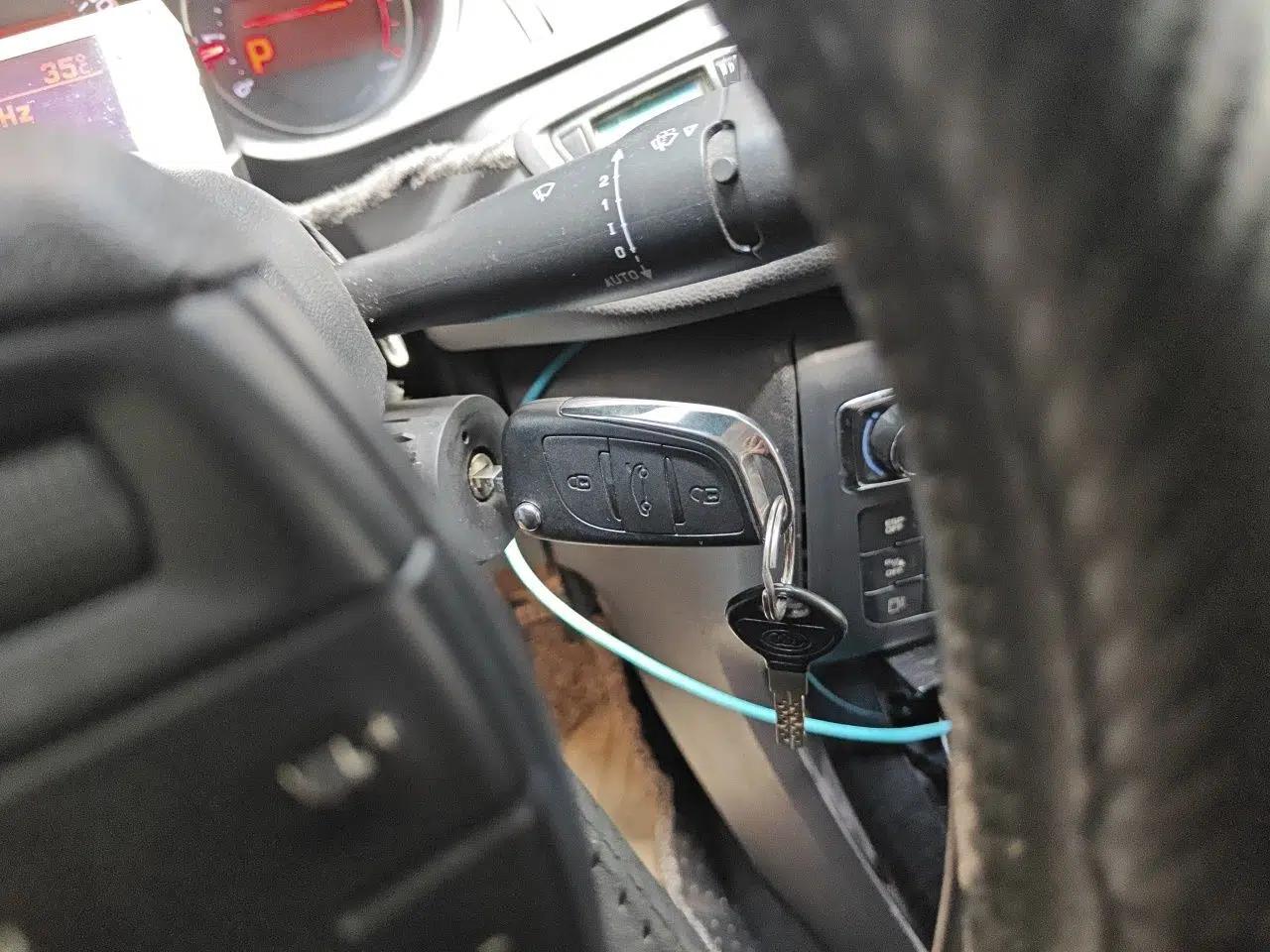 Citroen C5 2013 2.3L Automatic Zunyu Model — миниатюра 9