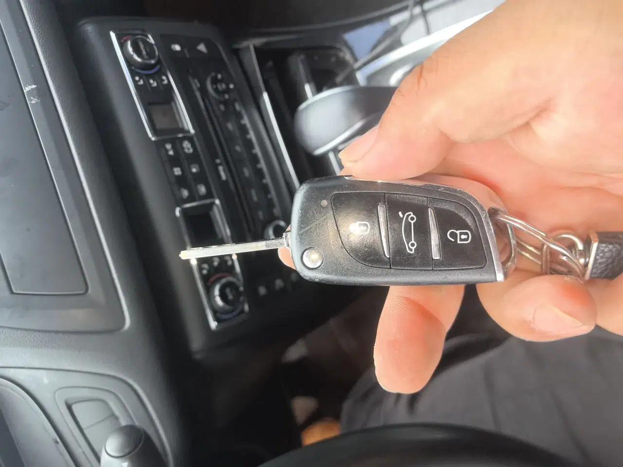 Citroen C5 2013 2.0L Automatic Luxury Model — миниатюра 9
