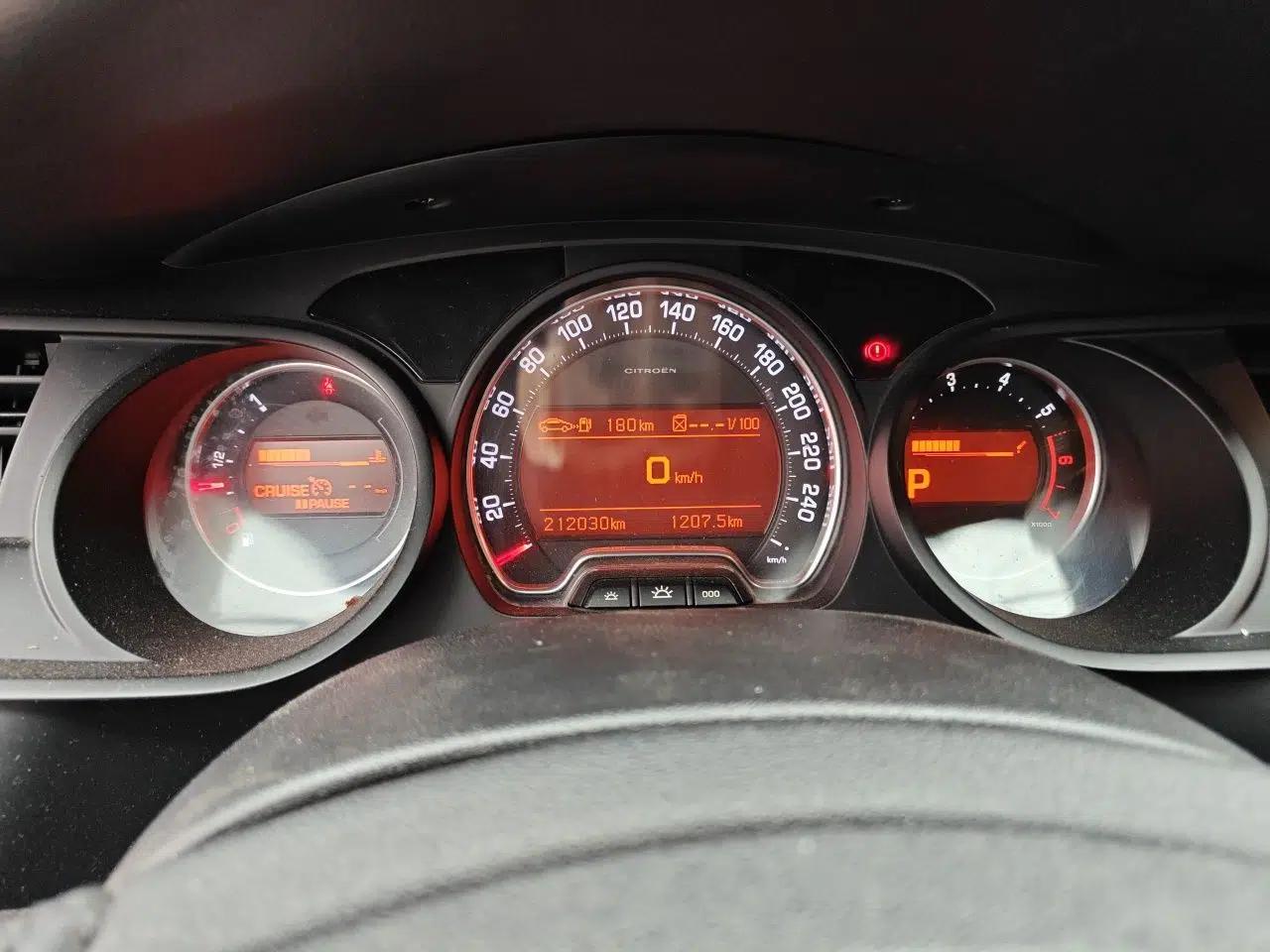 Citroen C5 2013 2.0L Automatic Luxury Model — миниатюра 12