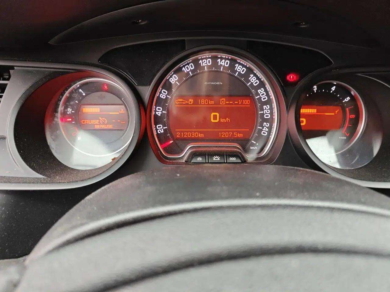 Citroen C5 2013 2.0L Automatic Luxury Model — миниатюра 13