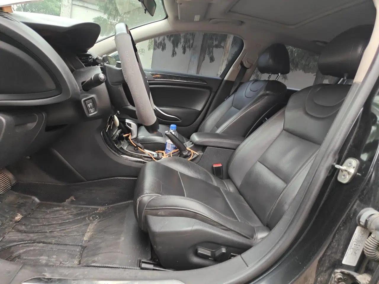 Citroen C5 2013 2.0L Automatic Luxury Model — миниатюра 16