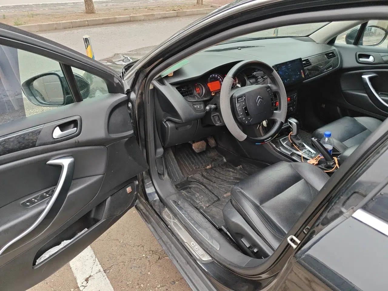Citroen C5 2013 2.0L Automatic Luxury Model — миниатюра 17