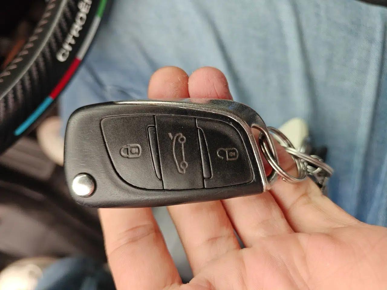 Citroen C5 2013 2.0L Automatic Luxury Model — миниатюра 9