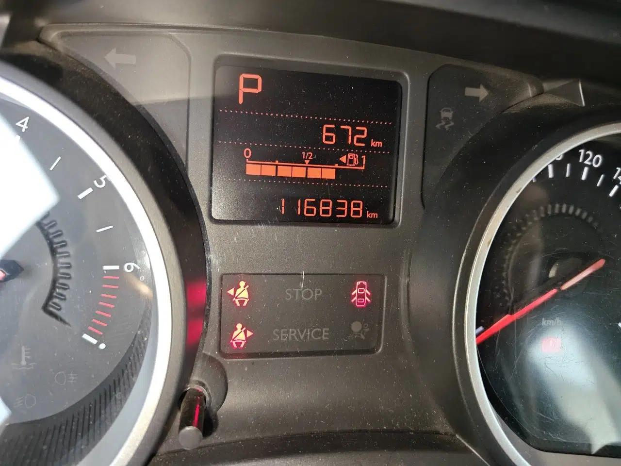 Citroen C3-XR 2015 1.6L Automatic Fashion Model — миниатюра 13
