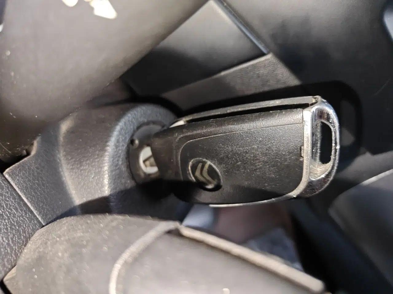 Citroen C3-XR 2015 1.6L Automatic Fashion Model — миниатюра 9