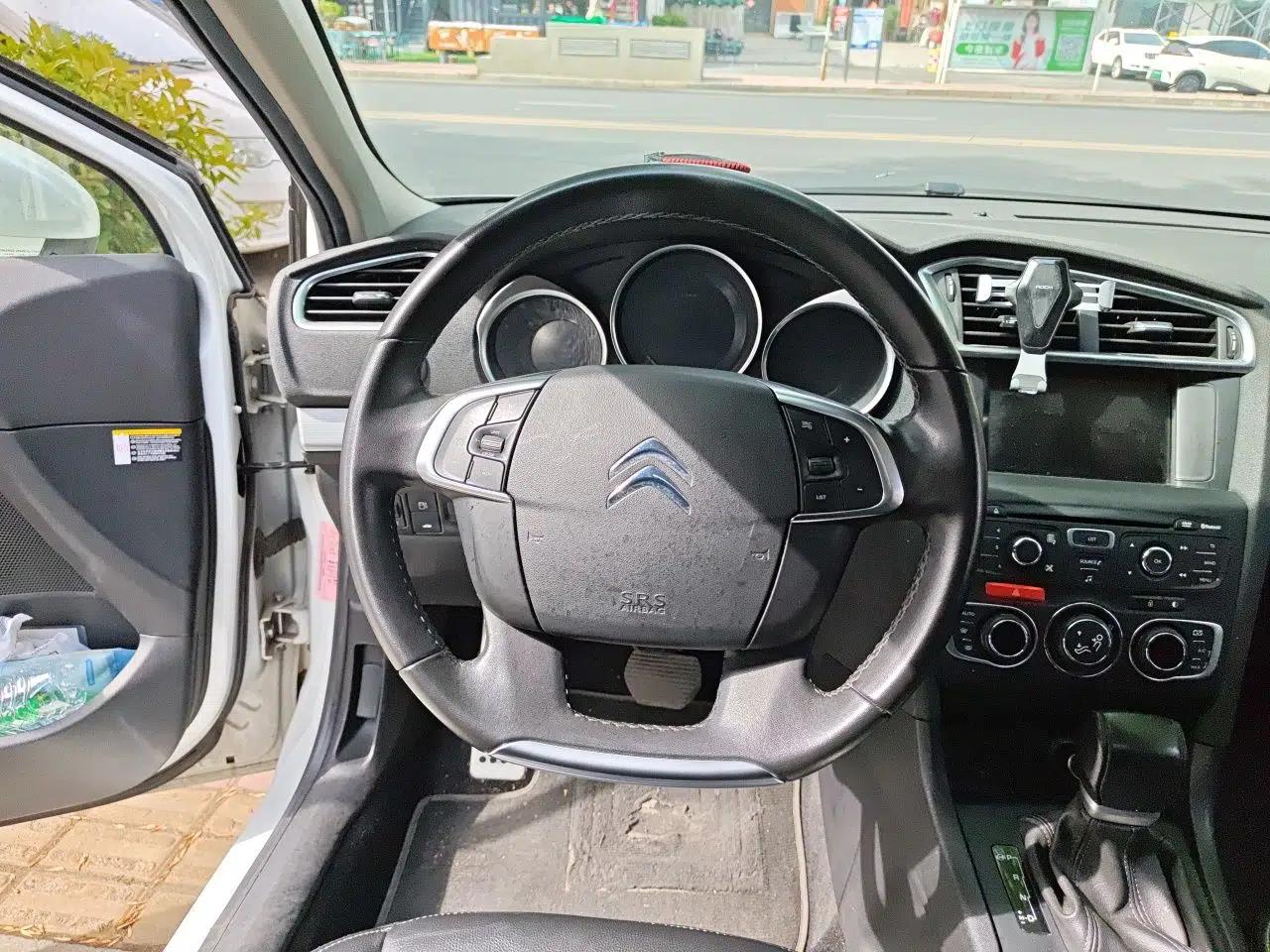 Citroen C4L 2016 1.2T Automatic Elite Model — миниатюра 11