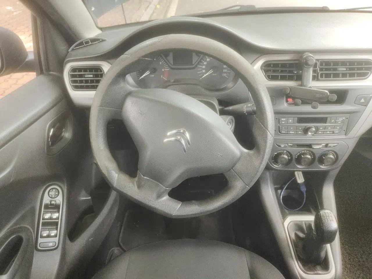 Citroen Elysee 2015 Zhishang Edition 1.6L Manual Fashion Model — миниатюра 11