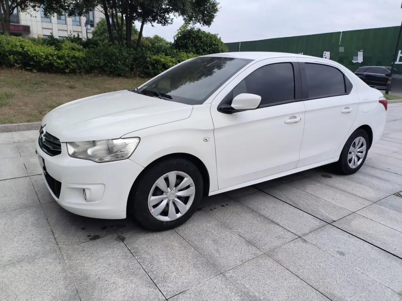 Citroen Elysee 2015 Qishang Edition 1.6L Automatic Fashion Model — миниатюра 1