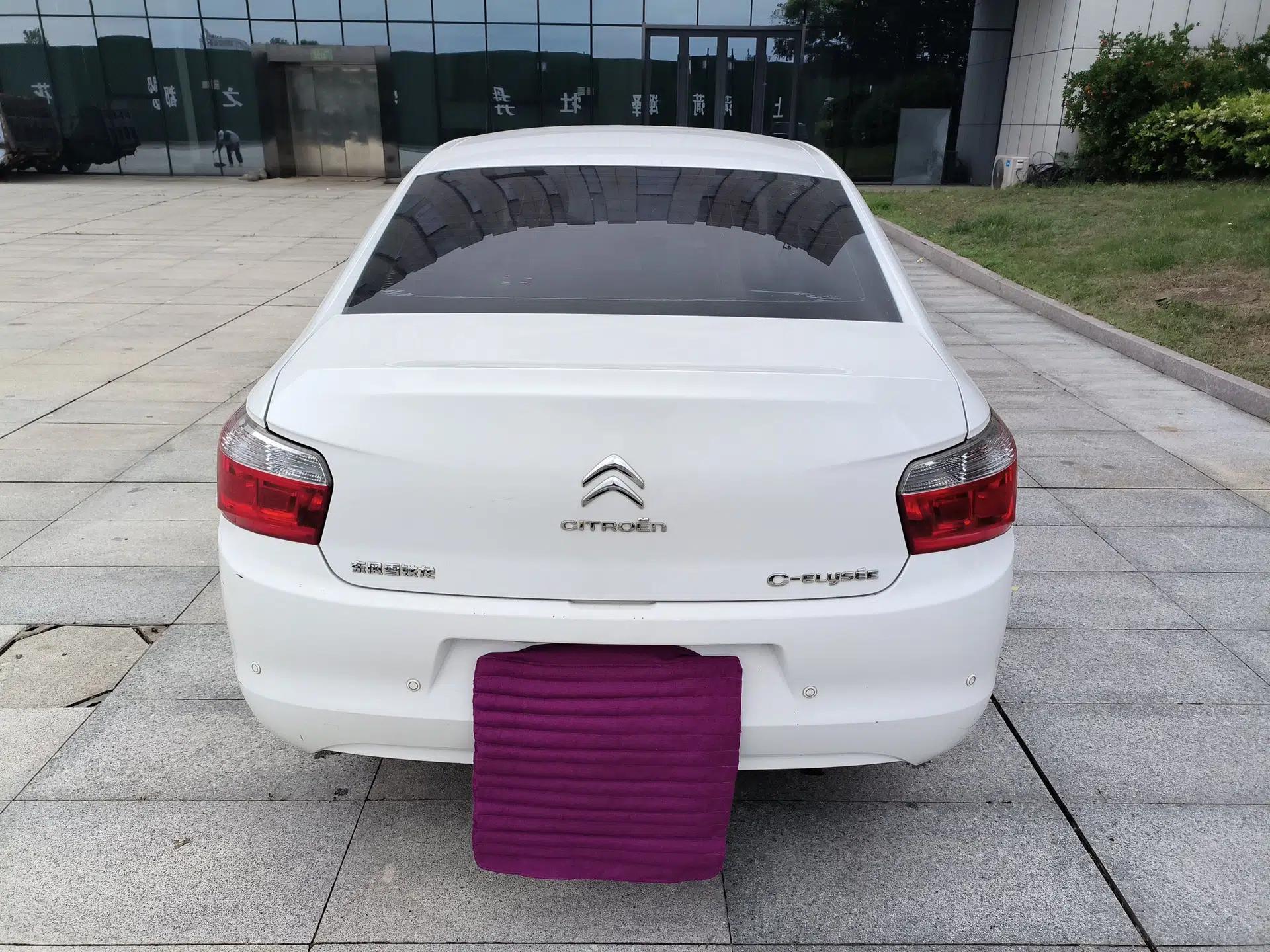 Citroen Elysee 2015 Qishang Edition 1.6L Automatic Fashion Model — миниатюра 7
