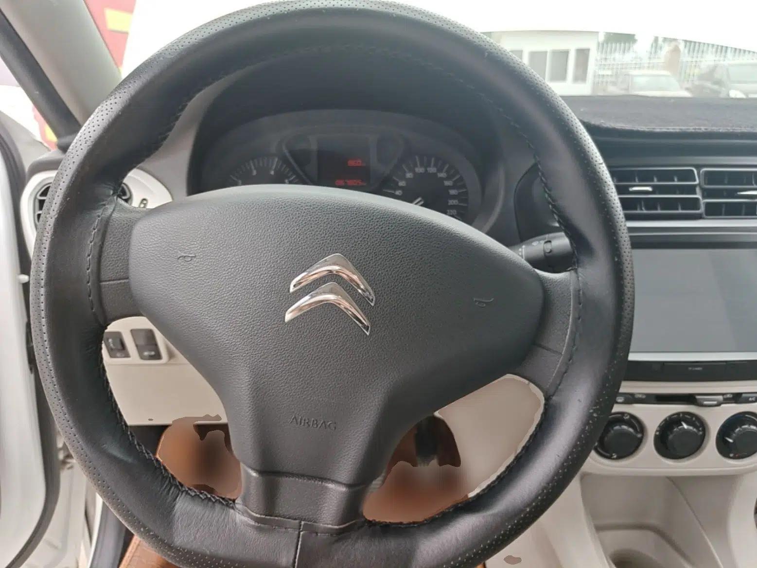 Citroen Elysee 2016 1.6L Manual Fashion Edition — миниатюра 14
