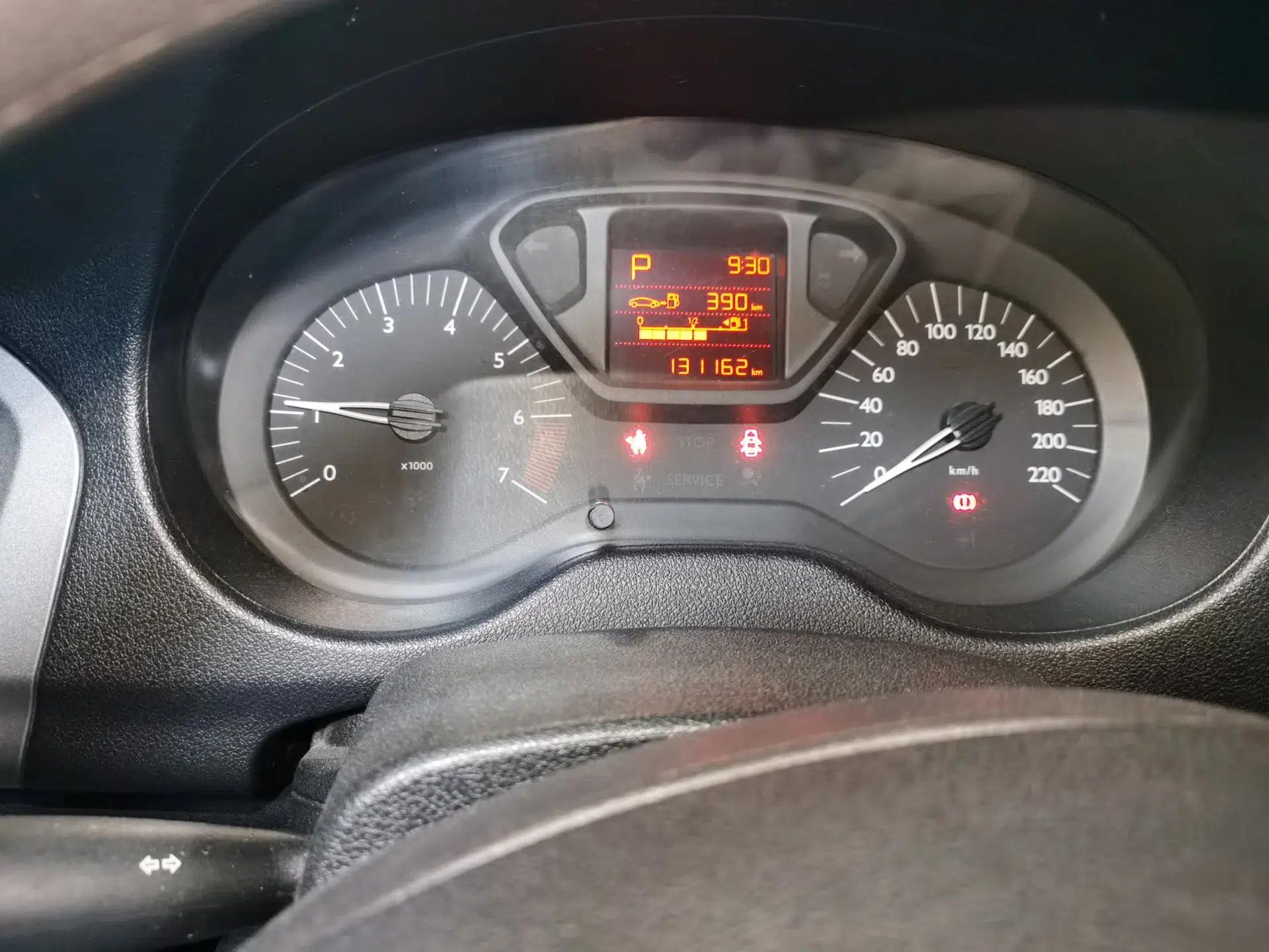 Citroen Elysee 2014 1.6L Automatic Fashion Model — миниатюра 12