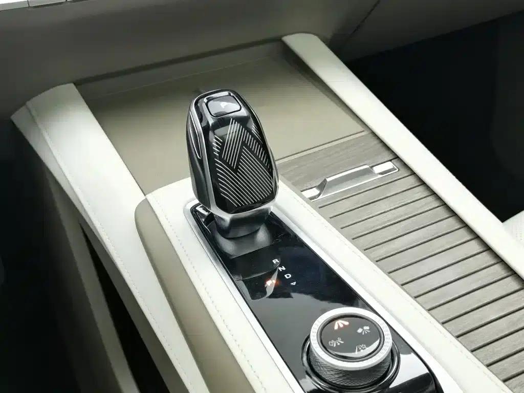 Roewe RX9 2023 2.0T 2WD Premium Edition — миниатюра 13