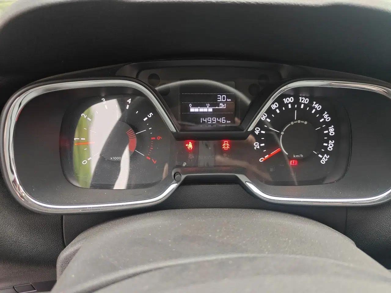 Citroen C4 Sega 2018 1.6L Manual Luxury Model — миниатюра 12