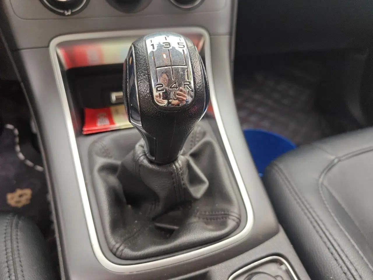 Citroen C4 Sega 2018 1.6L Manual Luxury Model — миниатюра 15