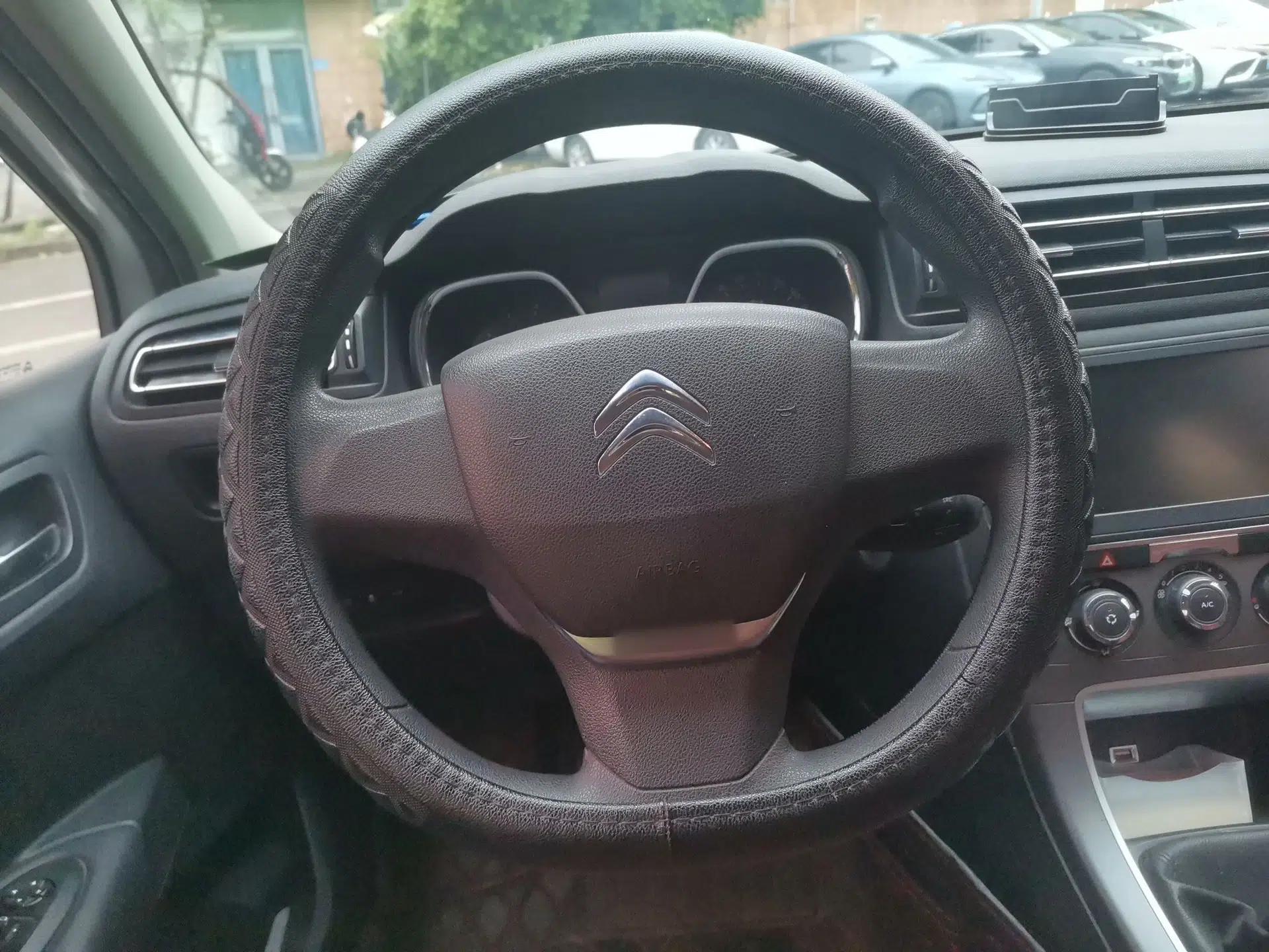 Citroen C4 Sega 2016 1.6L Manual Comfort Model — миниатюра 11