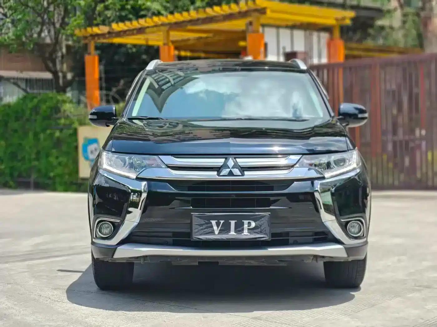 Outlander 2018 2.0L 2WD Glory Edition 5-seater — миниатюра 2
