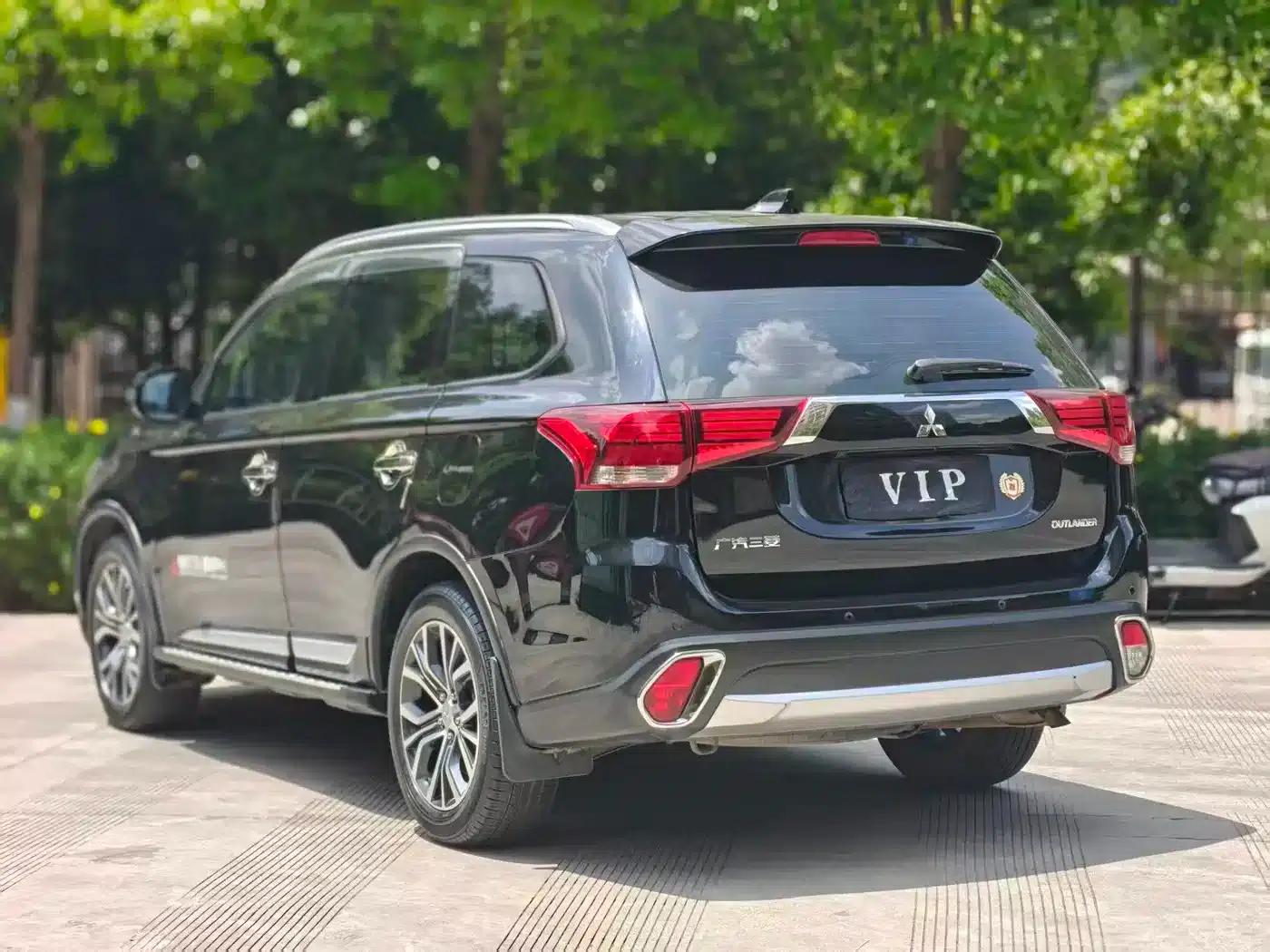 Outlander 2018 2.0L 2WD Glory Edition 5-seater — миниатюра 12