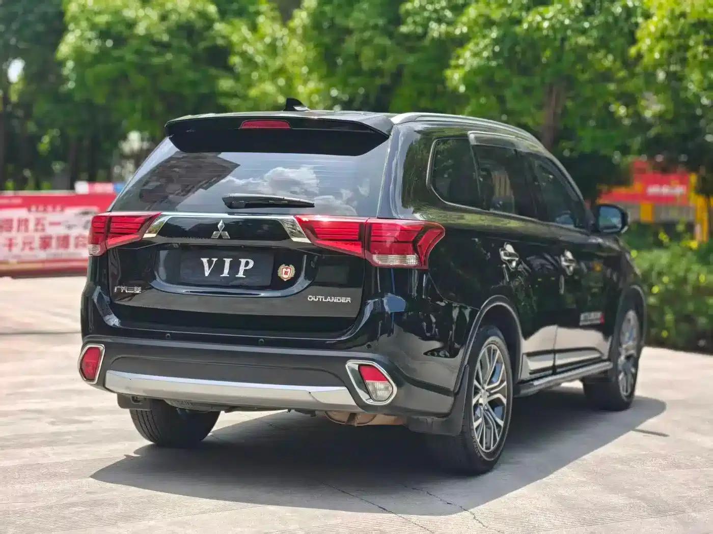 Outlander 2018 2.0L 2WD Glory Edition 5-seater — миниатюра 14