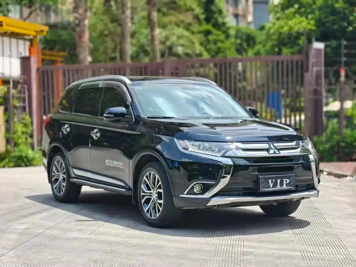 Outlander 2018 2.0L 2WD Glory Edition 5-seater — миниатюра 5