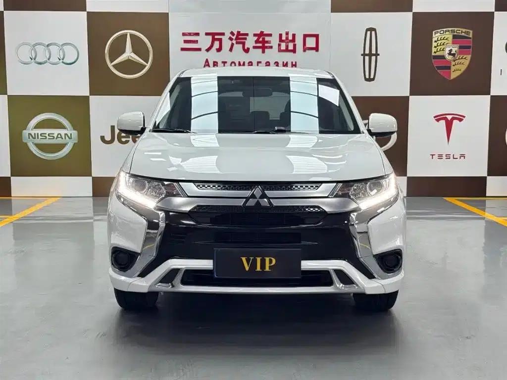 Outlander 2021 2.0L 2WD Comfortline 5-seater — миниатюра 2