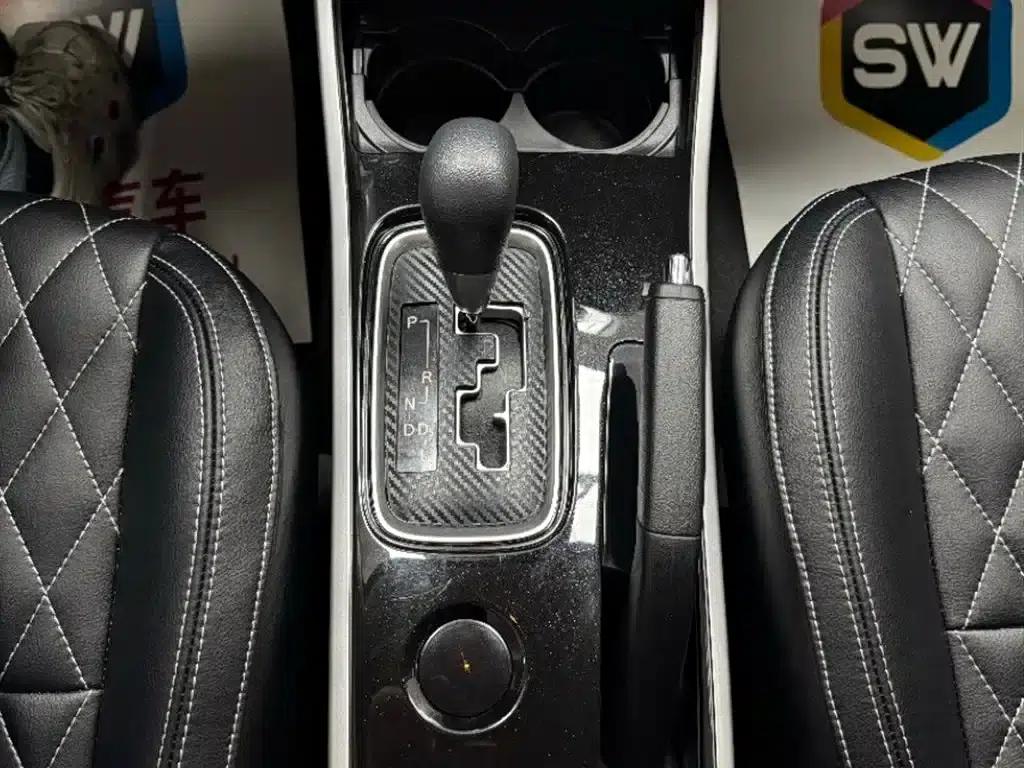 Outlander 2021 2.0L 2WD Comfortline 5-seater — миниатюра 13